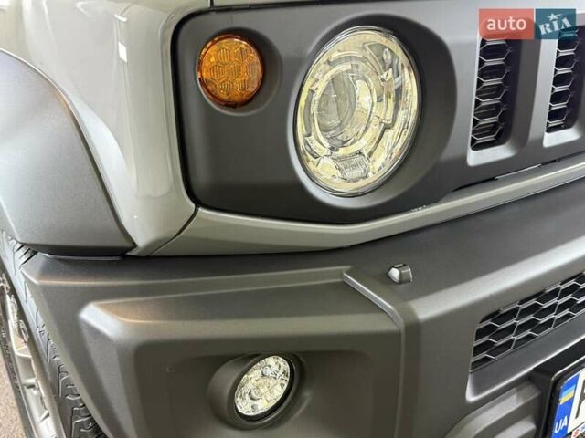 Сірий Сузукі Джімні, об'ємом двигуна 1.5 л та пробігом 6 тис. км за 24950 $, фото 33 на Automoto.ua