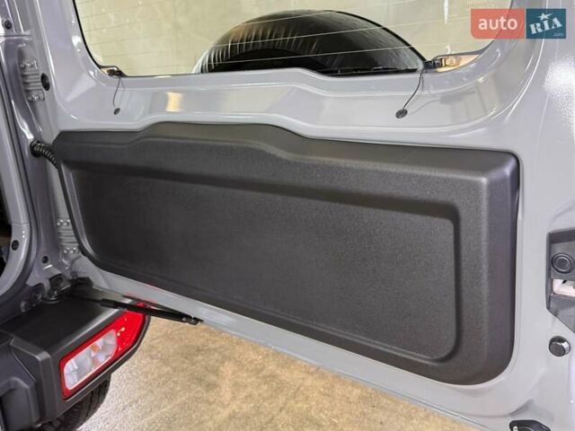 Сірий Сузукі Джімні, об'ємом двигуна 1.5 л та пробігом 6 тис. км за 24950 $, фото 61 на Automoto.ua