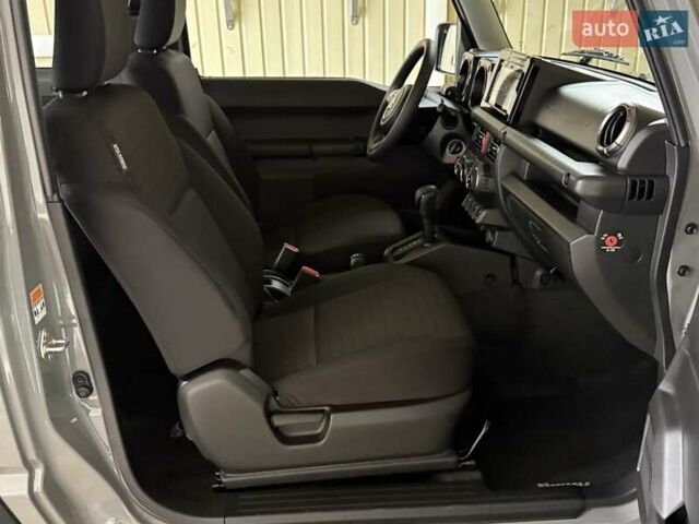 Сірий Сузукі Джімні, об'ємом двигуна 1.5 л та пробігом 6 тис. км за 24950 $, фото 70 на Automoto.ua