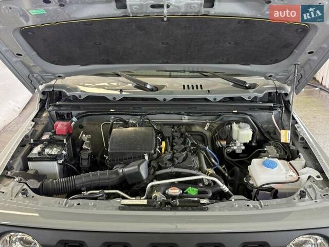 Сірий Сузукі Джімні, об'ємом двигуна 1.5 л та пробігом 6 тис. км за 24950 $, фото 49 на Automoto.ua