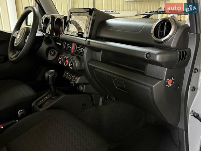 Сірий Сузукі Джімні, об'ємом двигуна 1.5 л та пробігом 6 тис. км за 24950 $, фото 73 на Automoto.ua