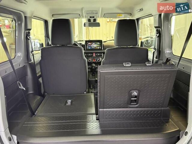 Сірий Сузукі Джімні, об'ємом двигуна 1.5 л та пробігом 6 тис. км за 24950 $, фото 63 на Automoto.ua