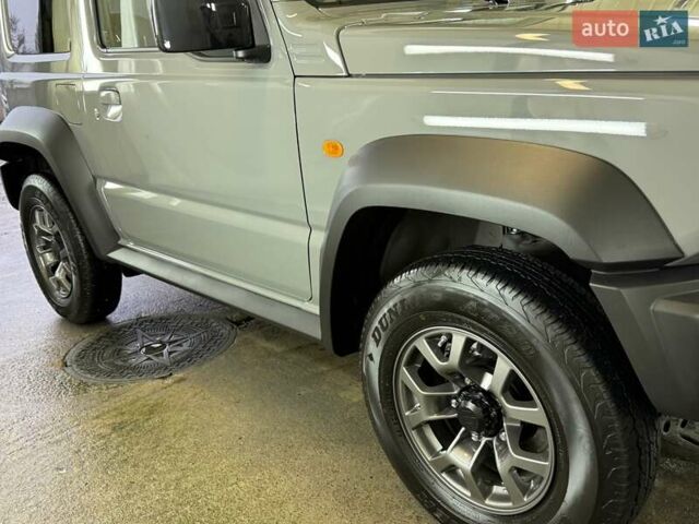 Сірий Сузукі Джімні, об'ємом двигуна 1.5 л та пробігом 6 тис. км за 24950 $, фото 37 на Automoto.ua