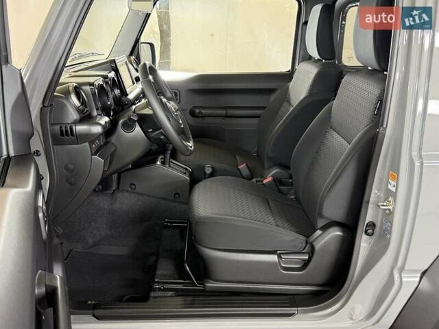 Сірий Сузукі Джімні, об'ємом двигуна 1.5 л та пробігом 6 тис. км за 24950 $, фото 55 на Automoto.ua