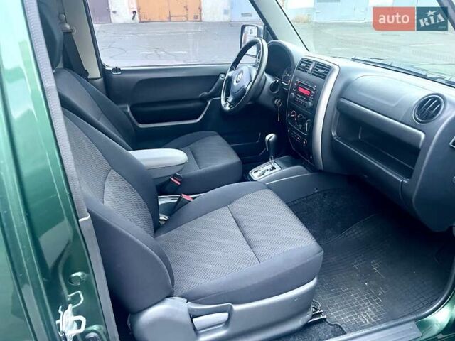 Зелений Сузукі Джімні, об'ємом двигуна 1.33 л та пробігом 112 тис. км за 12500 $, фото 10 на Automoto.ua