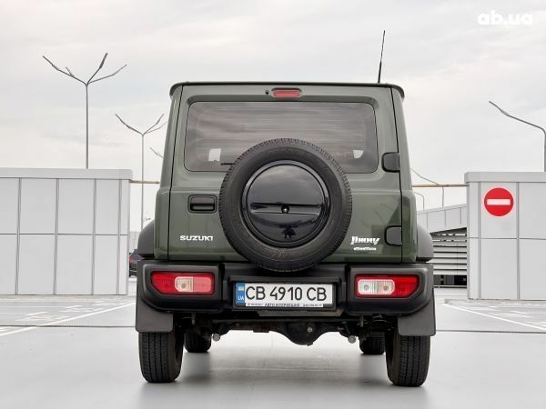 Зеленый Сузуки Джимни, объемом двигателя 1.5 л и пробегом 28 тыс. км за 22000 $, фото 1 на Automoto.ua