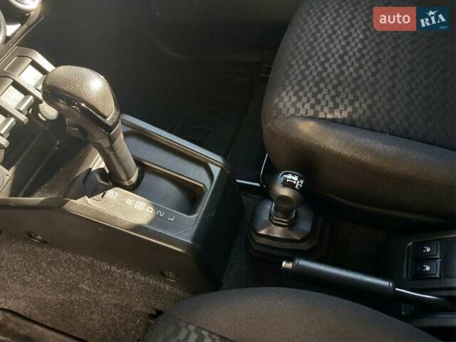 Зеленый Сузуки Джимни, объемом двигателя 1.46 л и пробегом 52 тыс. км за 20990 $, фото 9 на Automoto.ua