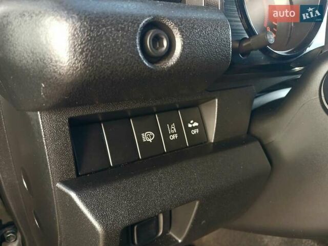 Зеленый Сузуки Джимни, объемом двигателя 1.46 л и пробегом 52 тыс. км за 20990 $, фото 6 на Automoto.ua