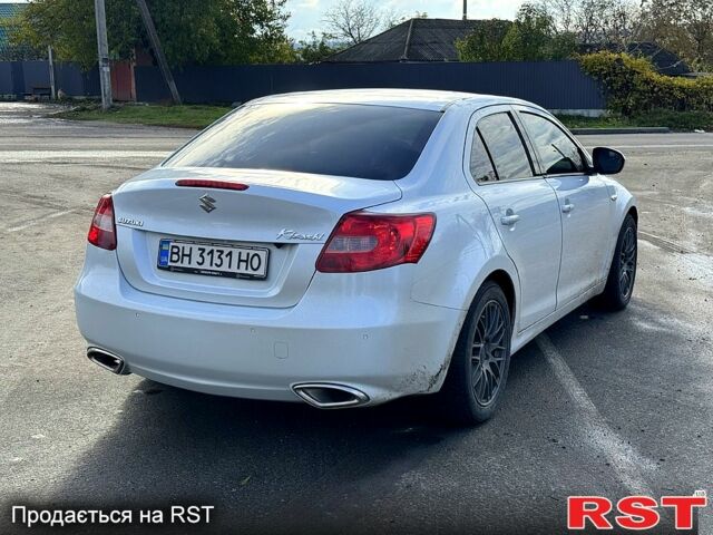 Белый Сузуки Кизаши, объемом двигателя 2.4 л и пробегом 172 тыс. км за 8000 $, фото 3 на Automoto.ua