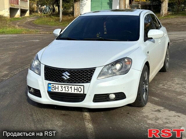 Белый Сузуки Кизаши, объемом двигателя 2.4 л и пробегом 172 тыс. км за 8000 $, фото 1 на Automoto.ua