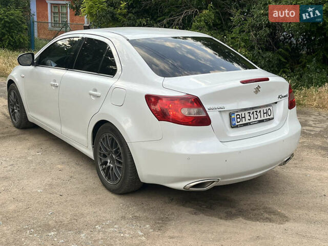 Белый Сузуки Кизаши, объемом двигателя 2.39 л и пробегом 169 тыс. км за 9500 $, фото 12 на Automoto.ua