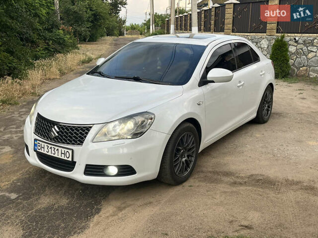 Белый Сузуки Кизаши, объемом двигателя 2.39 л и пробегом 169 тыс. км за 9500 $, фото 9 на Automoto.ua