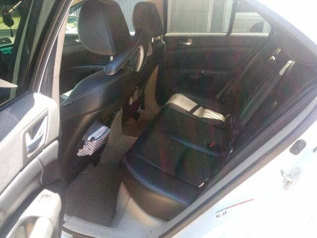 Белый Сузуки Кизаши, объемом двигателя 2.4 л и пробегом 206 тыс. км за 6500 $, фото 6 на Automoto.ua