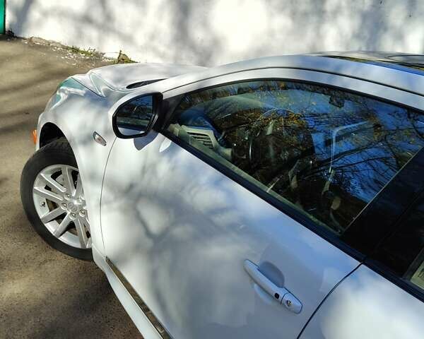 Белый Сузуки Кизаши, объемом двигателя 2.39 л и пробегом 225 тыс. км за 7700 $, фото 16 на Automoto.ua