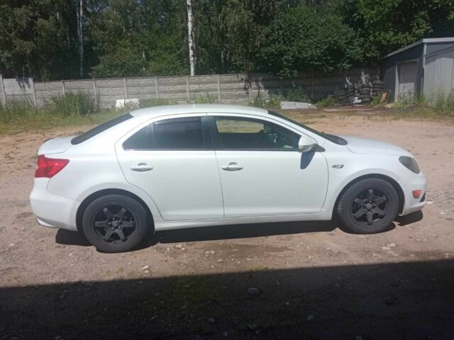 Белый Сузуки Кизаши, объемом двигателя 2.4 л и пробегом 206 тыс. км за 6500 $, фото 8 на Automoto.ua