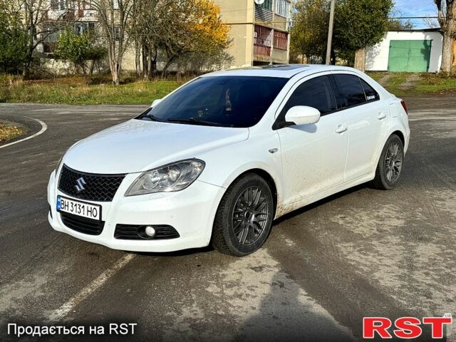 Белый Сузуки Кизаши, объемом двигателя 2.4 л и пробегом 172 тыс. км за 8000 $, фото 2 на Automoto.ua