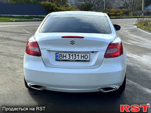 Белый Сузуки Кизаши, объемом двигателя 2.4 л и пробегом 172 тыс. км за 8000 $, фото 6 на Automoto.ua