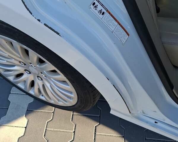 Белый Сузуки Кизаши, объемом двигателя 2.39 л и пробегом 269 тыс. км за 6400 $, фото 12 на Automoto.ua