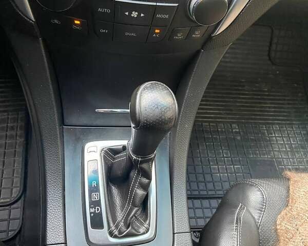 Черный Сузуки Кизаши, объемом двигателя 2.39 л и пробегом 188 тыс. км за 8800 $, фото 19 на Automoto.ua