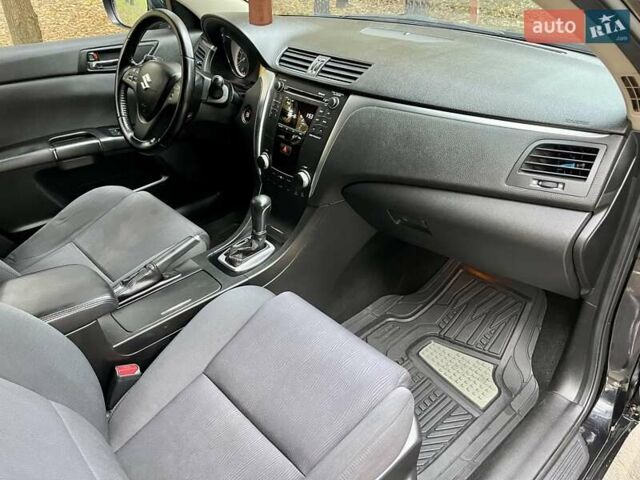 Чорний Сузукі Кізаші, об'ємом двигуна 2.39 л та пробігом 230 тис. км за 6999 $, фото 22 на Automoto.ua