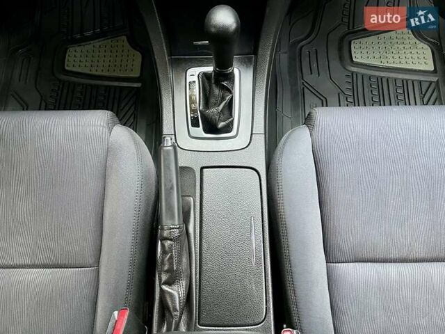 Чорний Сузукі Кізаші, об'ємом двигуна 2.39 л та пробігом 230 тис. км за 6999 $, фото 31 на Automoto.ua