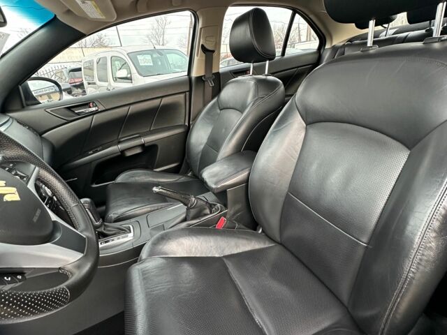 Чорний Сузукі Кізаші, об'ємом двигуна 2.4 л та пробігом 206 тис. км за 6900 $, фото 12 на Automoto.ua