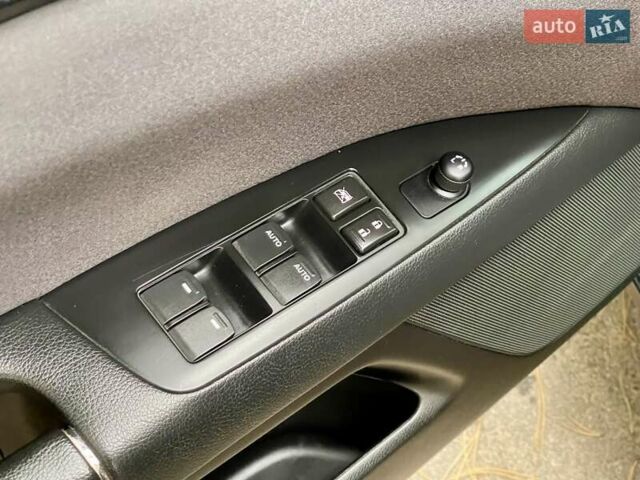 Чорний Сузукі Кізаші, об'ємом двигуна 2.39 л та пробігом 230 тис. км за 6999 $, фото 40 на Automoto.ua