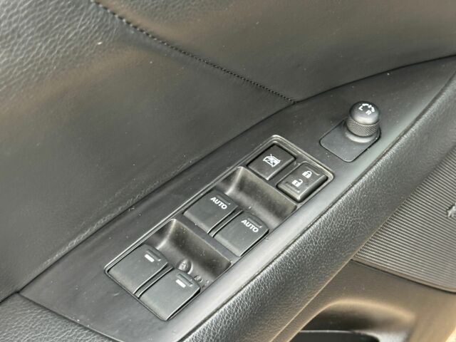 Чорний Сузукі Кізаші, об'ємом двигуна 2.4 л та пробігом 206 тис. км за 6900 $, фото 17 на Automoto.ua