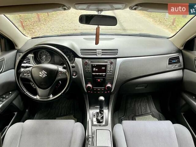 Чорний Сузукі Кізаші, об'ємом двигуна 2.39 л та пробігом 230 тис. км за 6999 $, фото 16 на Automoto.ua