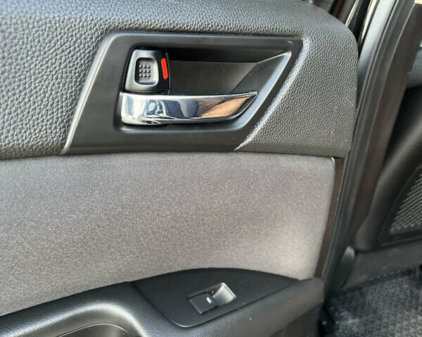 Чорний Сузукі Кізаші, об'ємом двигуна 2.39 л та пробігом 240 тис. км за 7200 $, фото 48 на Automoto.ua