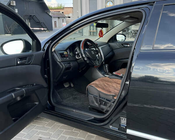 Чорний Сузукі Кізаші, об'ємом двигуна 2.39 л та пробігом 240 тис. км за 7200 $, фото 53 на Automoto.ua