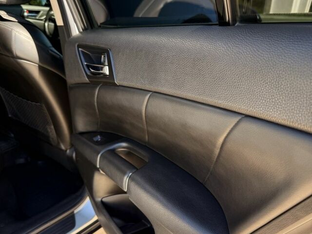 Черный Сузуки Кизаши, объемом двигателя 2.4 л и пробегом 192 тыс. км за 8700 $, фото 14 на Automoto.ua