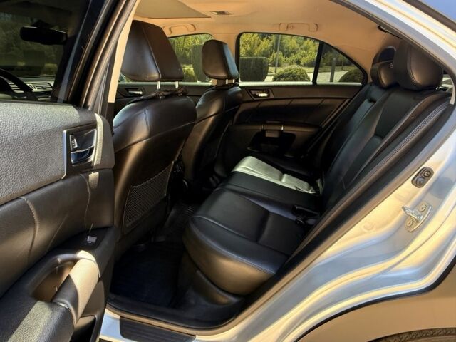 Черный Сузуки Кизаши, объемом двигателя 2.4 л и пробегом 192 тыс. км за 8700 $, фото 9 на Automoto.ua