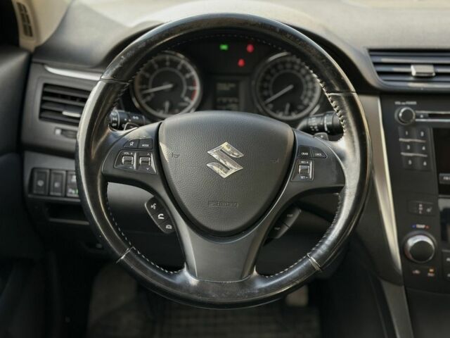 Серый Сузуки Кизаши, объемом двигателя 2.4 л и пробегом 202 тыс. км за 8199 $, фото 17 на Automoto.ua