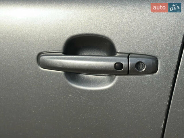 Сузуки Кизаши 2010 в Львове на Automoto.ua Серый Сузуки Кизаши, объемом двигателя 2.39 л и пробегом 202 тыс. км за 8199 $, фото 20 на Automoto.ua