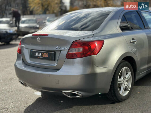 Сузуки Кизаши 2010 в Львове на Automoto.ua Серый Сузуки Кизаши, объемом двигателя 2.39 л и пробегом 202 тыс. км за 8199 $, фото 18 на Automoto.ua