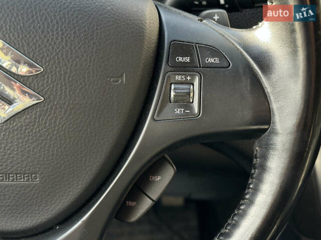 Сузуки Кизаши 2010 в Львове на Automoto.ua Серый Сузуки Кизаши, объемом двигателя 2.39 л и пробегом 202 тыс. км за 8199 $, фото 31 на Automoto.ua