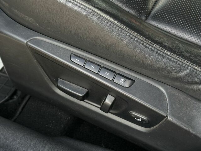 Серый Сузуки Кизаши, объемом двигателя 2.4 л и пробегом 202 тыс. км за 8199 $, фото 12 на Automoto.ua