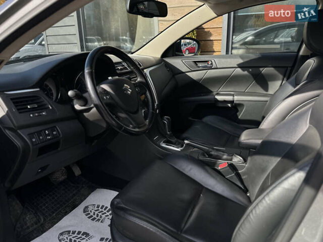 Сузуки Кизаши 2010 в Львове на Automoto.ua Серый Сузуки Кизаши, объемом двигателя 2.39 л и пробегом 202 тыс. км за 8199 $, фото 26 на Automoto.ua
