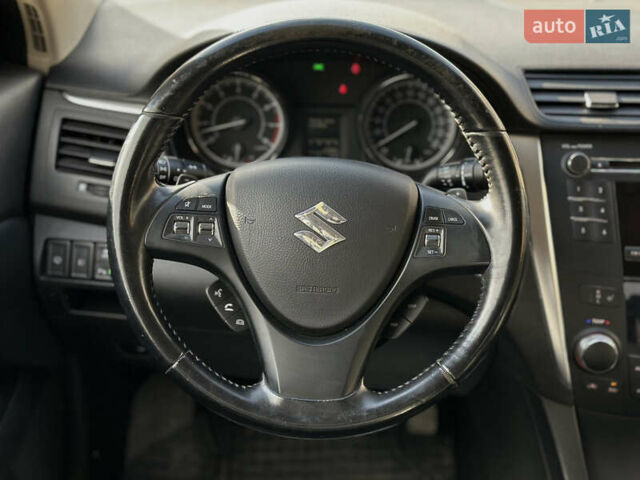 Сузуки Кизаши 2010 в Львове на Automoto.ua Серый Сузуки Кизаши, объемом двигателя 2.39 л и пробегом 202 тыс. км за 8199 $, фото 30 на Automoto.ua