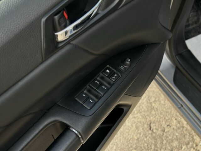 Серый Сузуки Кизаши, объемом двигателя 2.4 л и пробегом 202 тыс. км за 8199 $, фото 11 на Automoto.ua