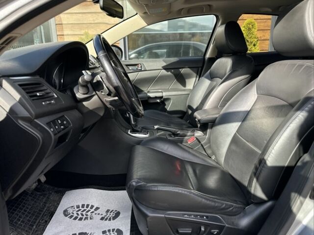 Серый Сузуки Кизаши, объемом двигателя 2.4 л и пробегом 202 тыс. км за 8199 $, фото 13 на Automoto.ua