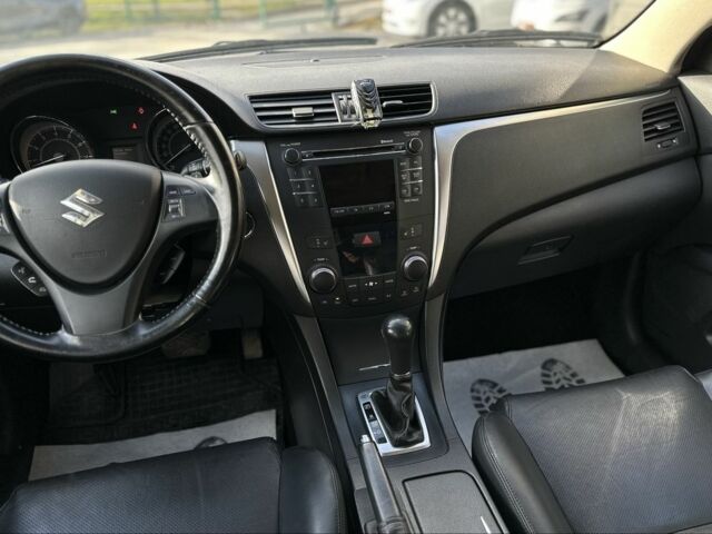 Серый Сузуки Кизаши, объемом двигателя 2.4 л и пробегом 202 тыс. км за 8199 $, фото 19 на Automoto.ua