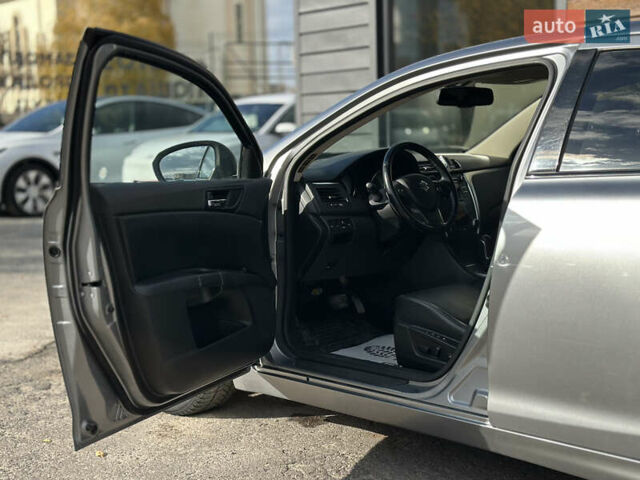 Сузуки Кизаши 2010 в Львове на Automoto.ua Серый Сузуки Кизаши, объемом двигателя 2.39 л и пробегом 202 тыс. км за 8199 $, фото 21 на Automoto.ua