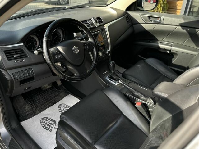 Серый Сузуки Кизаши, объемом двигателя 2.4 л и пробегом 202 тыс. км за 8199 $, фото 14 на Automoto.ua