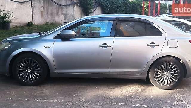 Серый Сузуки Кизаши, объемом двигателя 2.39 л и пробегом 63 тыс. км за 10590 $, фото 5 на Automoto.ua