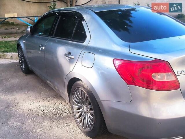 Серый Сузуки Кизаши, объемом двигателя 2.39 л и пробегом 63 тыс. км за 10590 $, фото 4 на Automoto.ua