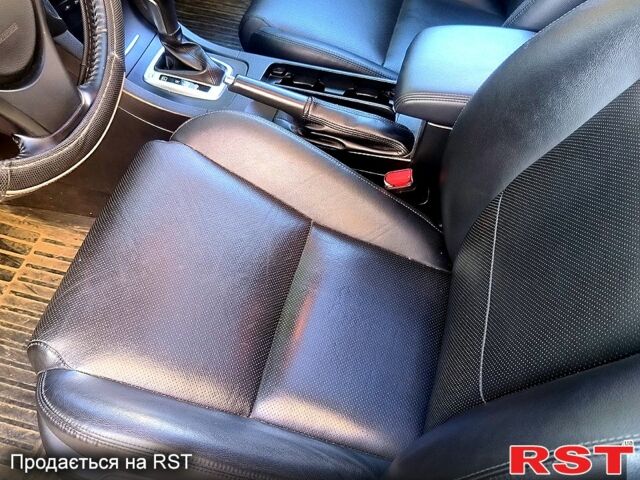 Серый Сузуки Кизаши, объемом двигателя 2.4 л и пробегом 63 тыс. км за 10590 $, фото 4 на Automoto.ua