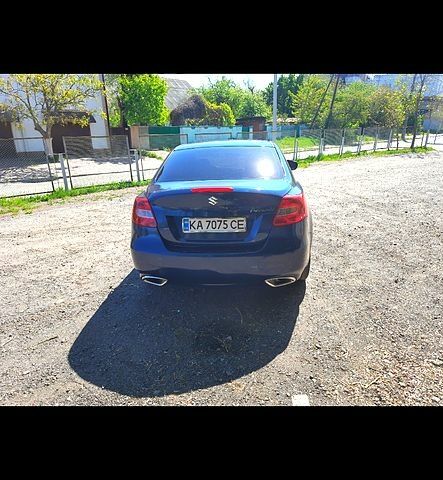 Синий Сузуки Кизаши, объемом двигателя 2.4 л и пробегом 300 тыс. км за 6200 $, фото 7 на Automoto.ua