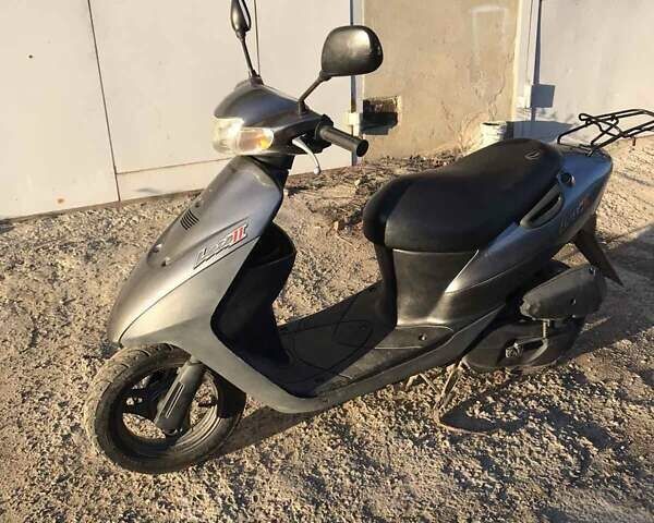 Серый Сузуки Летс 2, объемом двигателя 0.05 л и пробегом 6 тыс. км за 550 $, фото 2 на Automoto.ua